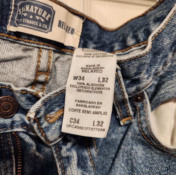 Classic Blue Men's Jeans - Picture 2 of 3